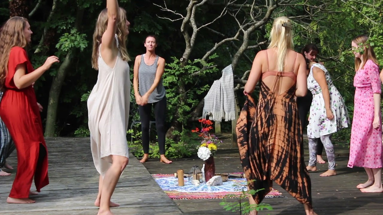 Cacao ó Chroí - What to expect at a Cacao Ceremony with Nicky Halliday