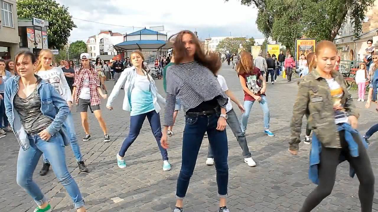 Флешмоб на день танцю. 2014