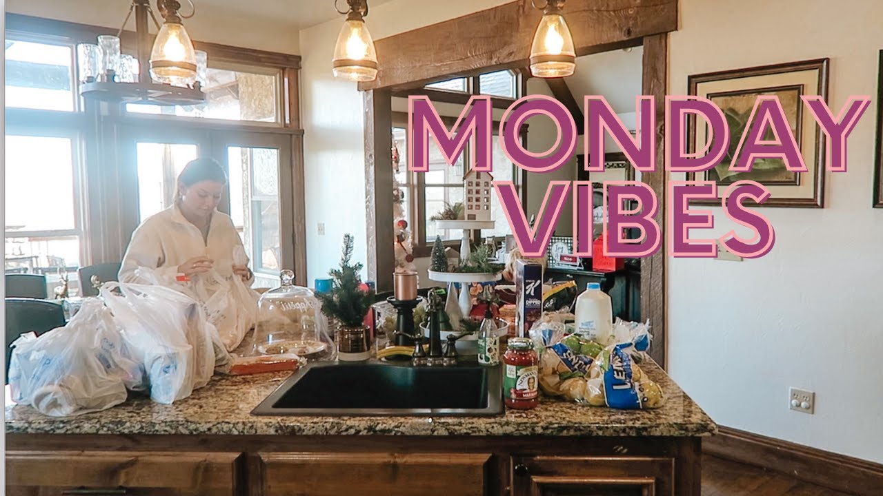 Spend a Monday with Me + Cooking, Cleaning, & Chatting
