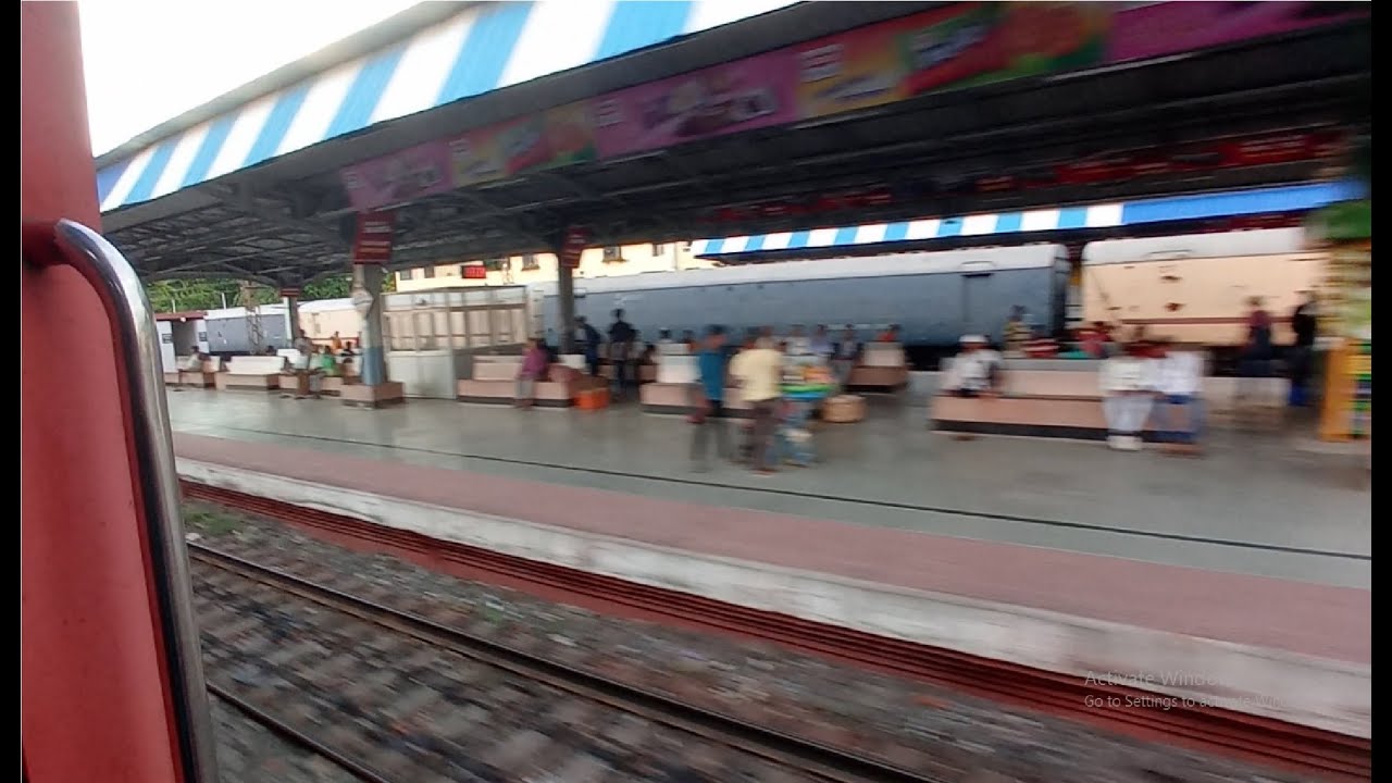 Dangerous Flat-Wheel sound by LHB train||Station skips Train crossings & Overtakes||Indian Railways