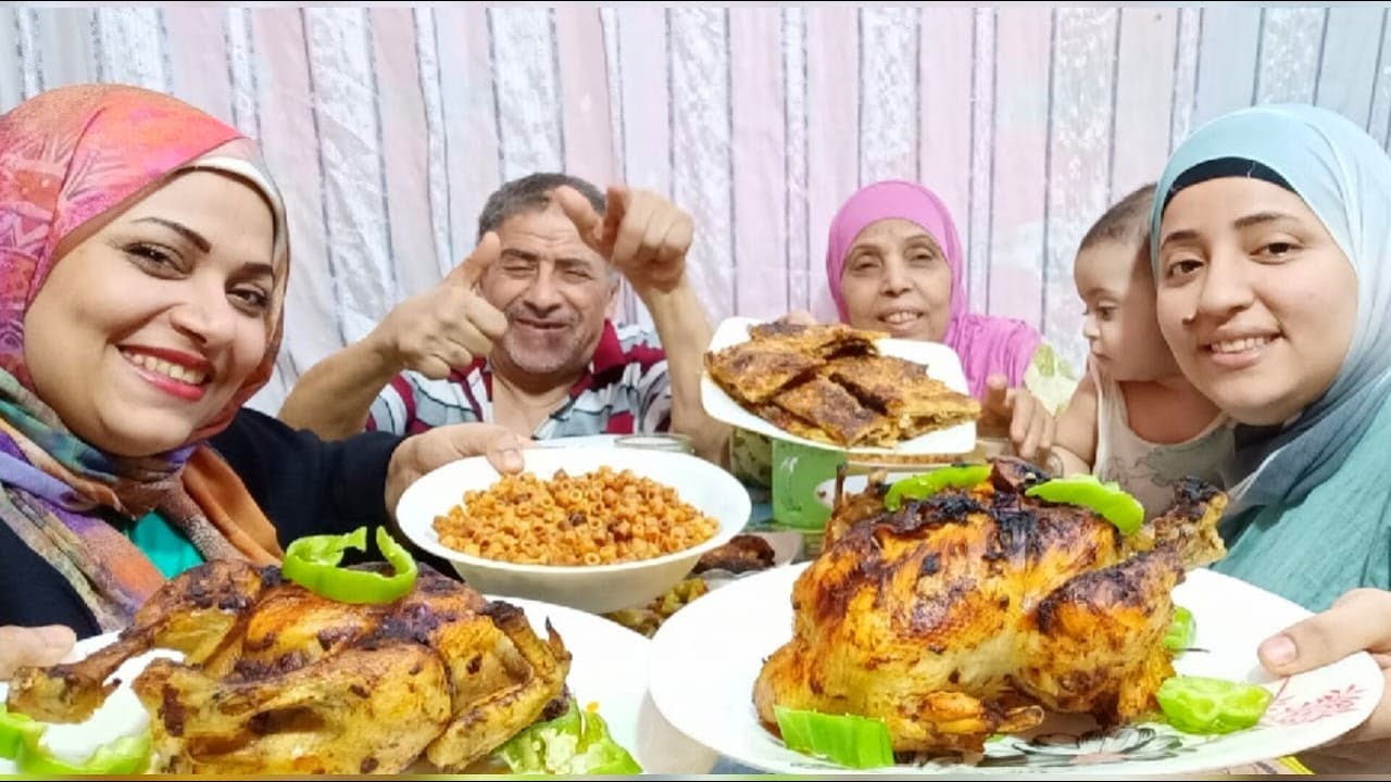 تحدي اكل الفراخ المشويه مع المكرونة كلمتين من فريال على اللي تخلت عنها بعد الشهره 😒