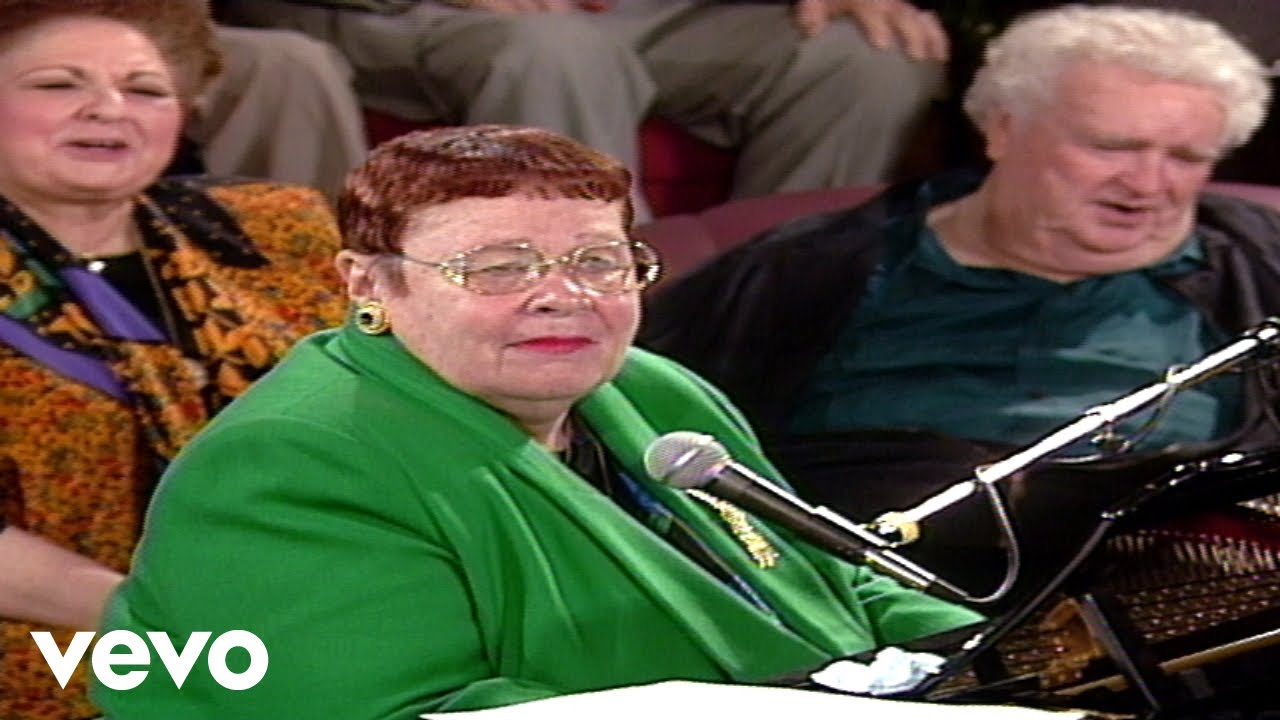 Bill & Gloria Gaither - Sweet, Sweet Spirit [Live] ft. Doris Akers