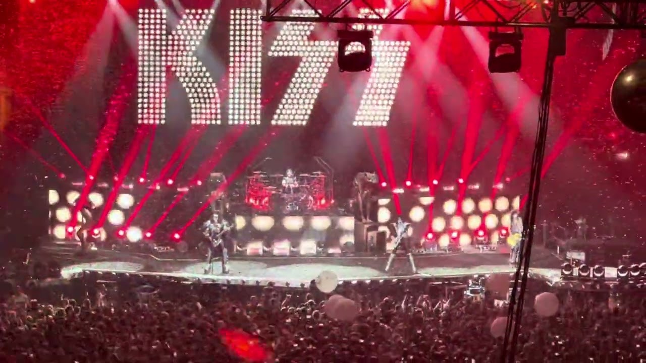 KISS - I Was Made For Loving You / Rock’n Roll All Night - Lyon 2023