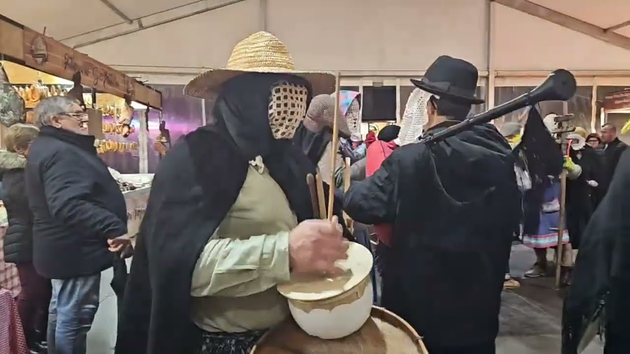 Rego está em direto! BAILE DE ENTRUDO PELO GAITEIROS DE BRAVÃES EM  FEIRA DO FUMEIRO PONTE DA BARCA