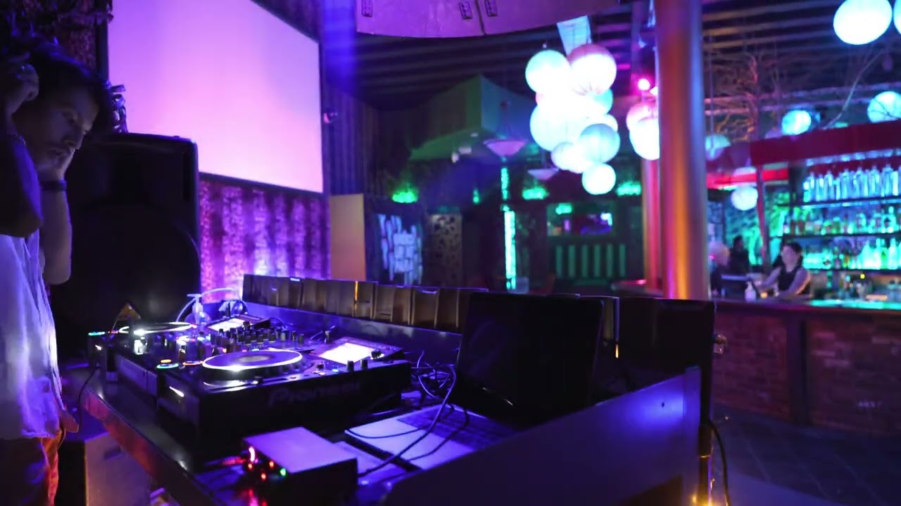 First Gig at Paramount Nightclub - Closing Set
