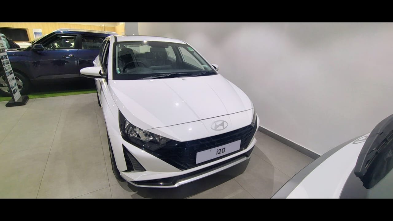 LIVE DEMO OF THE HYUNDAI I20