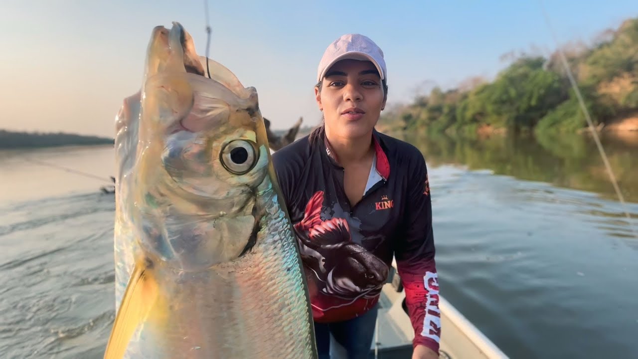 PESCARIA DE DOURADA NO RIO ARAGUAIA! FIZEMOS PEIXE ASSADO NA CHURRASQUEIRA.