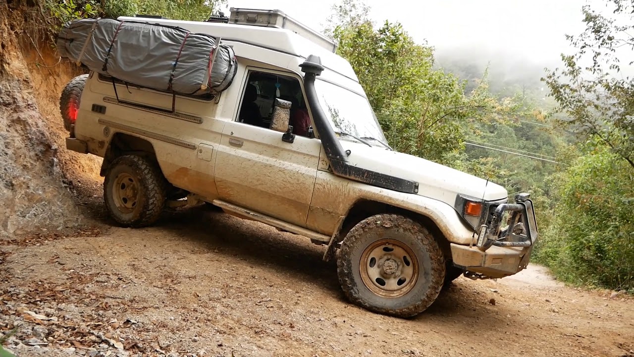 Shortcut Acul/Nebaj Guatemala, off-road steep gravel pass with our Land Cruiser HZJ78 Camper 4WD