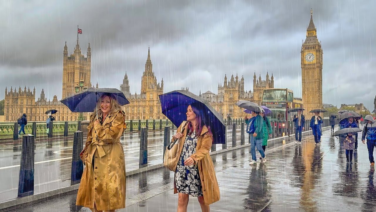 London Walk Tour 2025 ☔️ London Heavy Rain Showers, South Bank to West End | 4K HDR