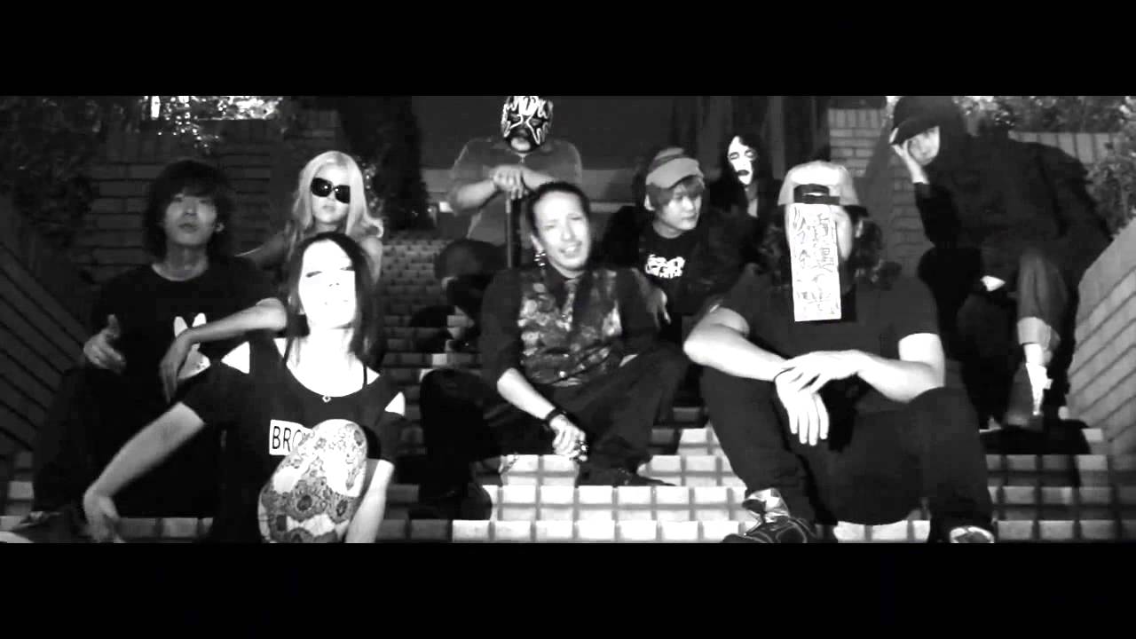 Purple Blood Moth-徘徊