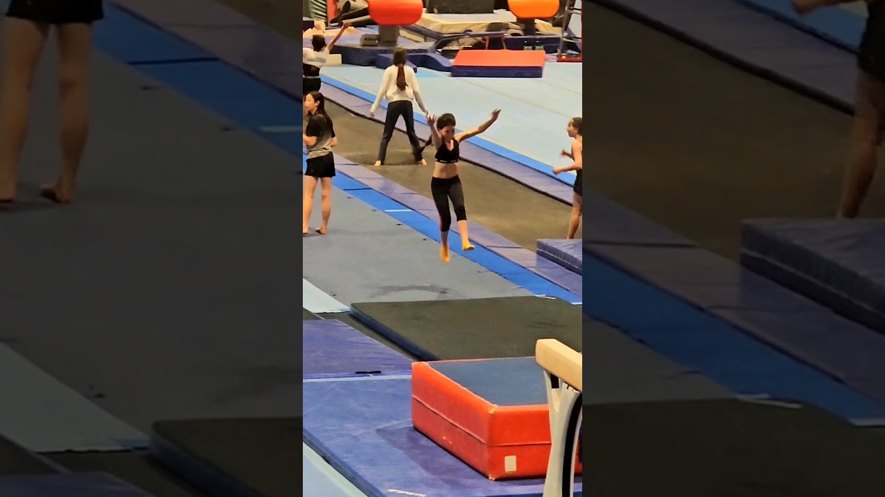 Jump! Front sault/tuck/flip ? 🤔🙃 #shorts #gymnastics #jump