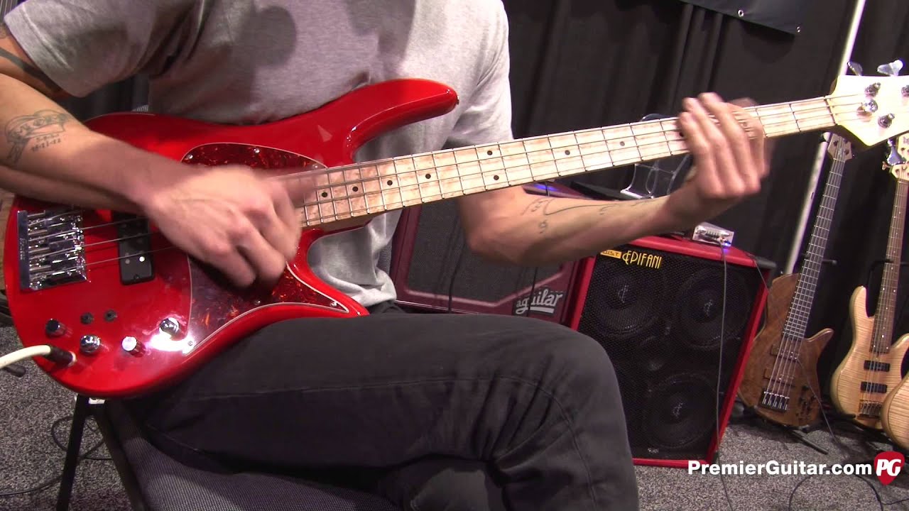 NAMM '15 - Демонстрационные образцы Fodera Monarch Standard Classic и Felix Pastorius Signature E...
