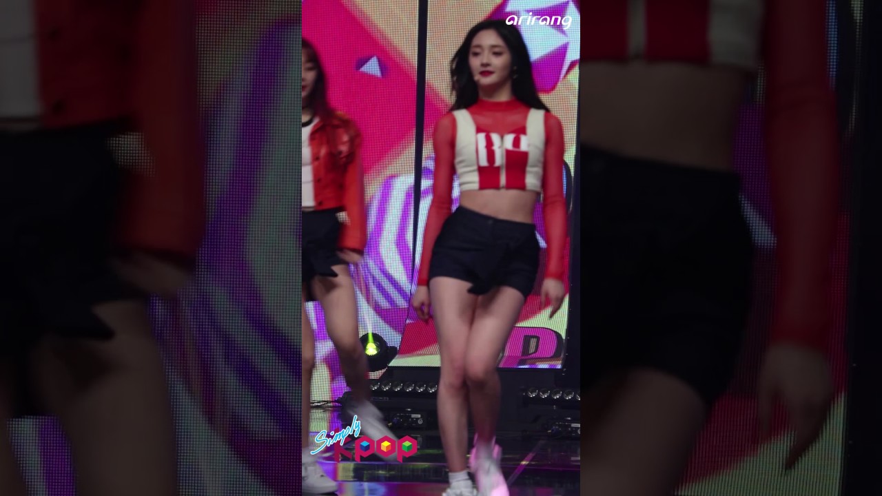[Fancam/직캠] Jieqiong(주결경)_PRISTIN(프리스틴)_Wee Woo_Simply K-Pop_033117