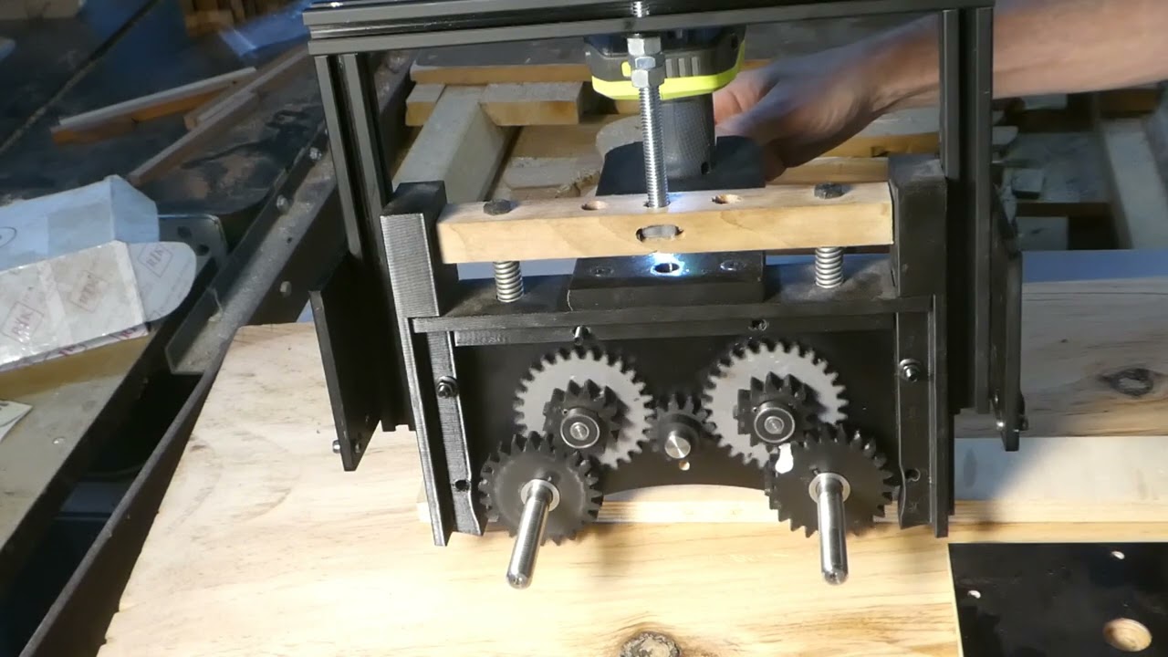 Little Proteus Power feeder gear box demonstration