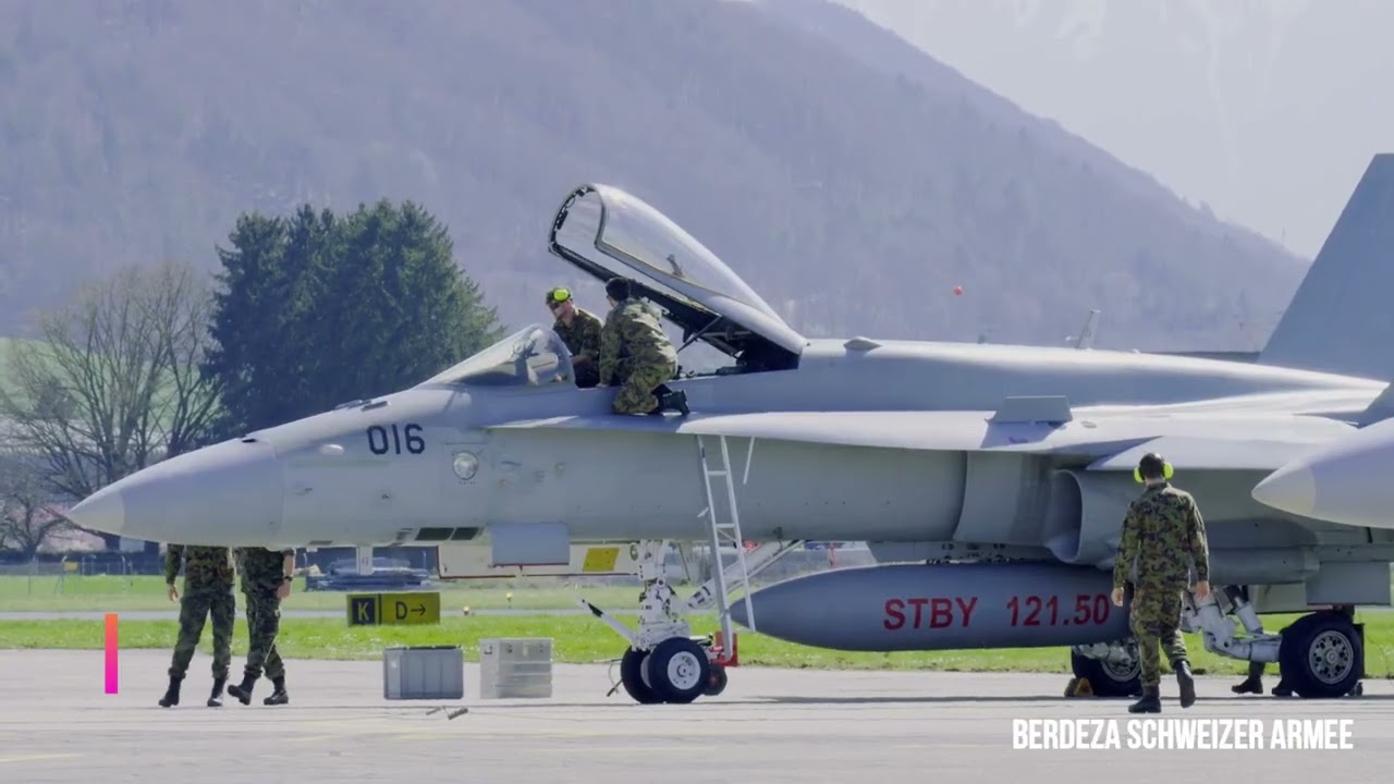 Schweizerische Luftwaffe übt auf Zivilflugplätzen. Hier in Bern-Belp