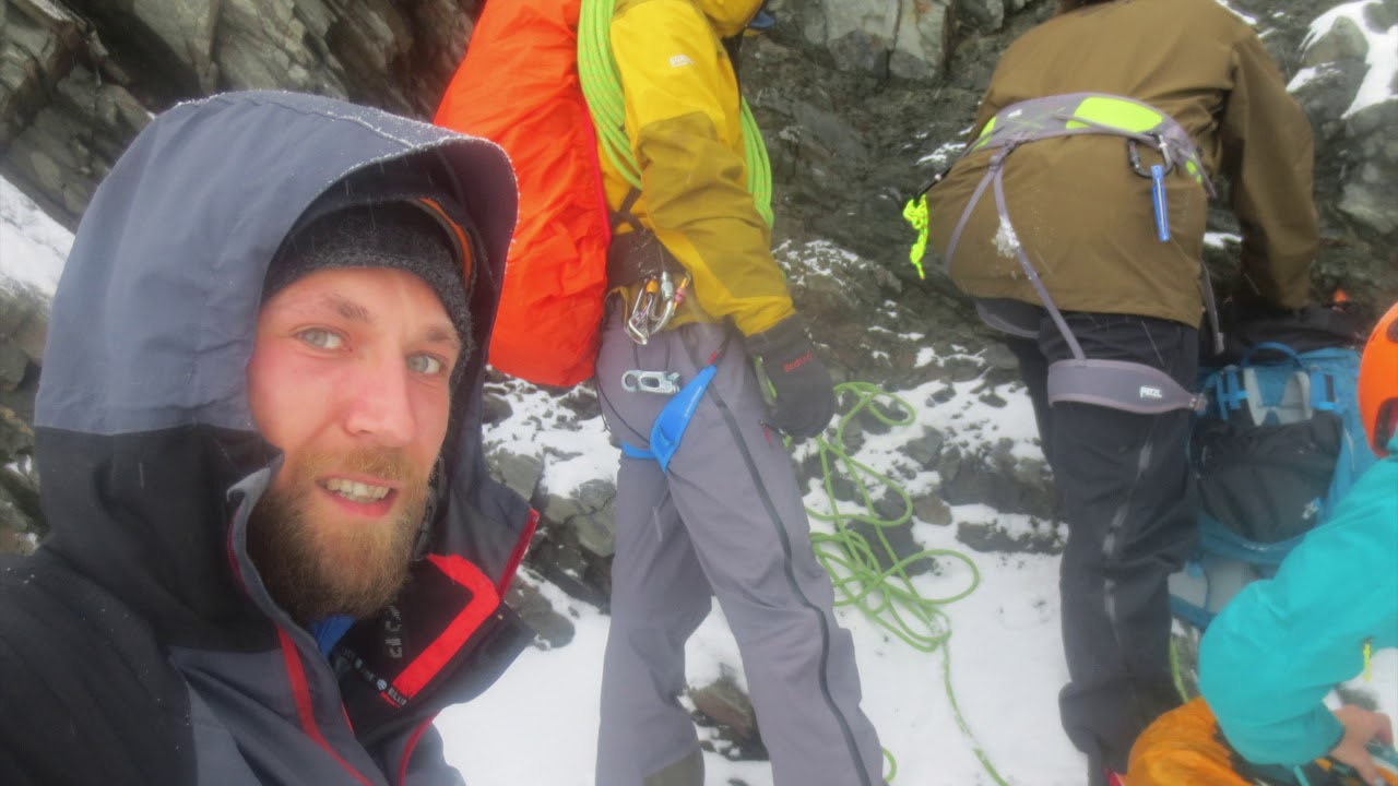 Mont Blanc via Gouter route - easy for professionals, deadly for amateurs
