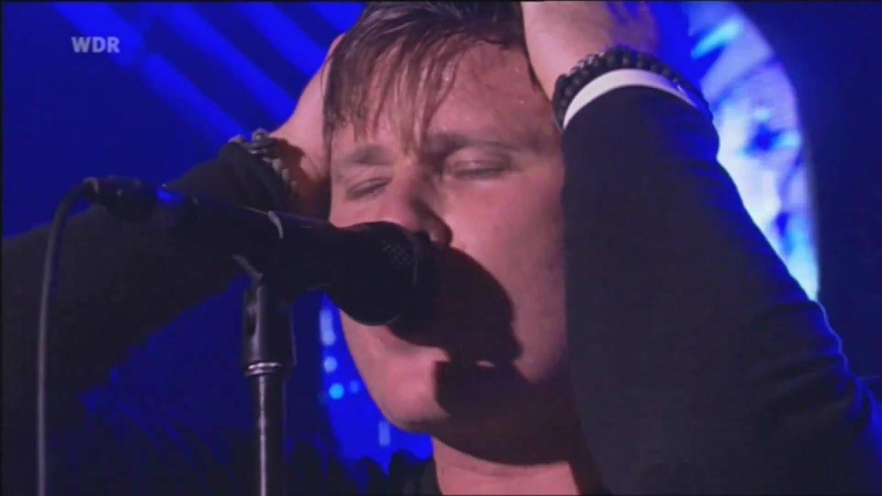 Blink-182 - "Violence" LIVE @ Area4
