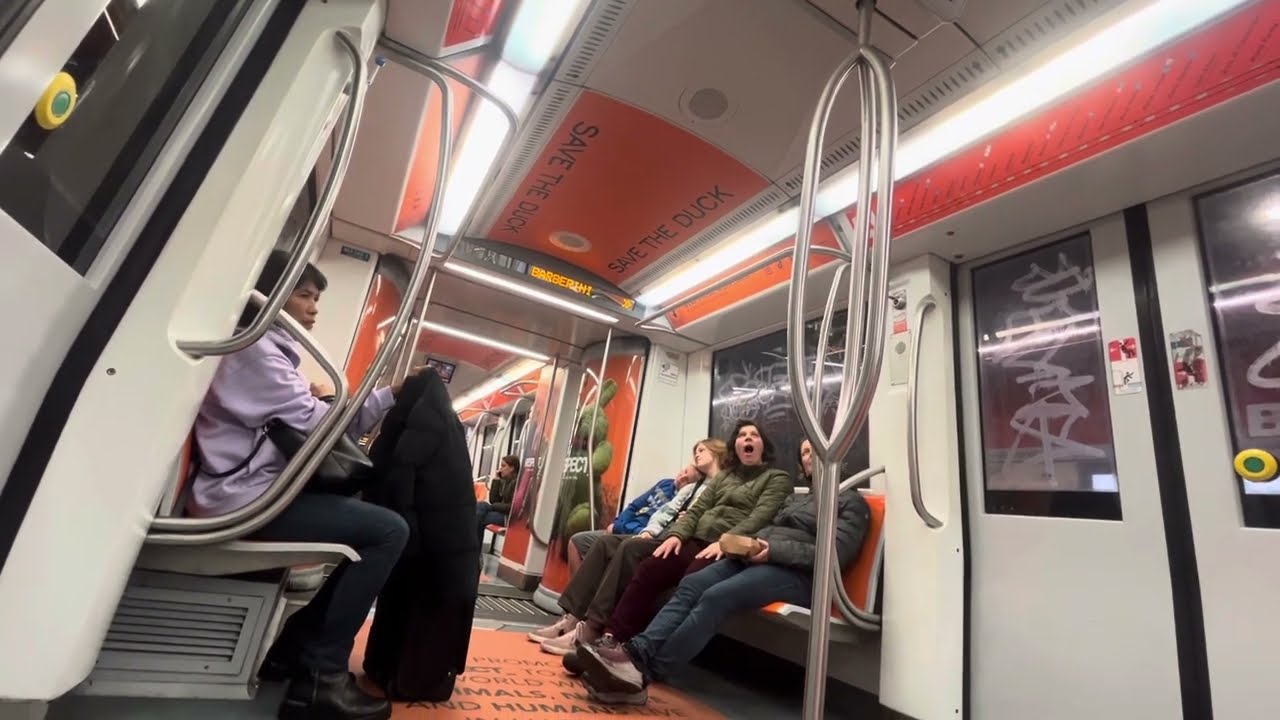 viaggio in metro a | Termini - Ottaviano vett 30 save the duck