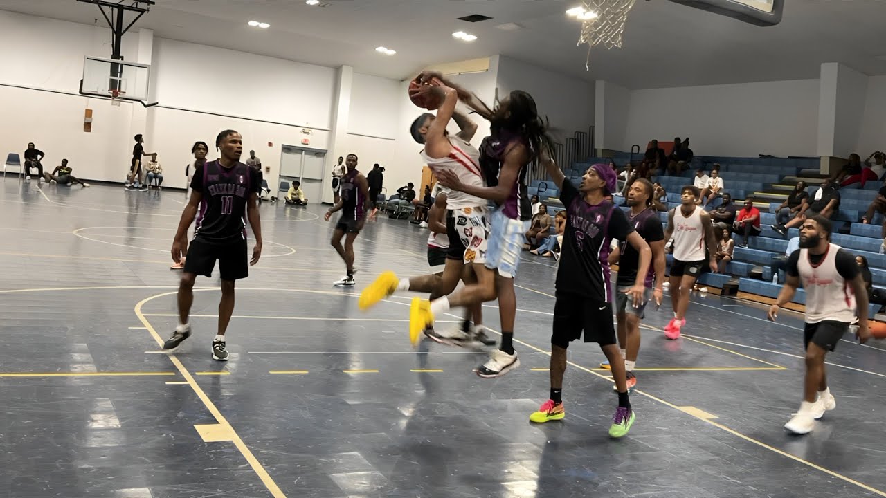 Two South Carolina legends went at each other… EJ EAVES VS JJAY