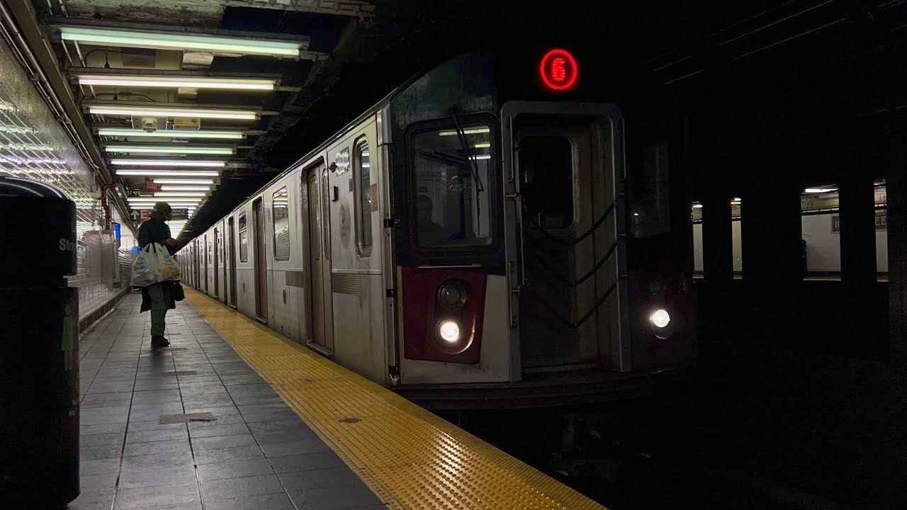 IRT Lexington Ave Line: (4) (5) Express and (6) Local Trains @ 103rd Street (R62A, R142, R142A)