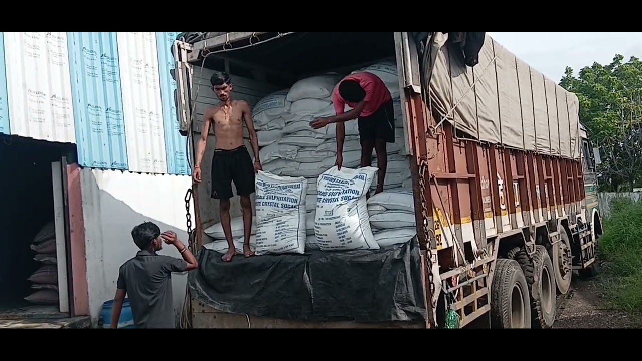 Shirdi se manmad road, Shugar unloading 