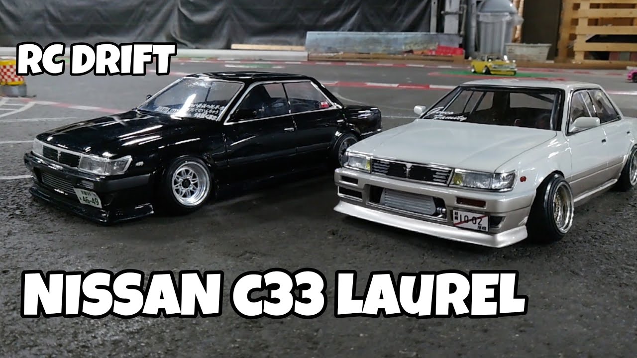 平成初期なネオクラシックな4ドアセダンのローレル(C33)とマークⅡ(GX81)がドリフトしてた(トータルプロショップメッカ)
