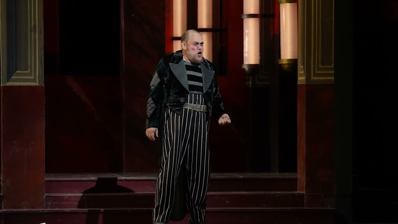 Rigoletto: “Sì, vendetta”