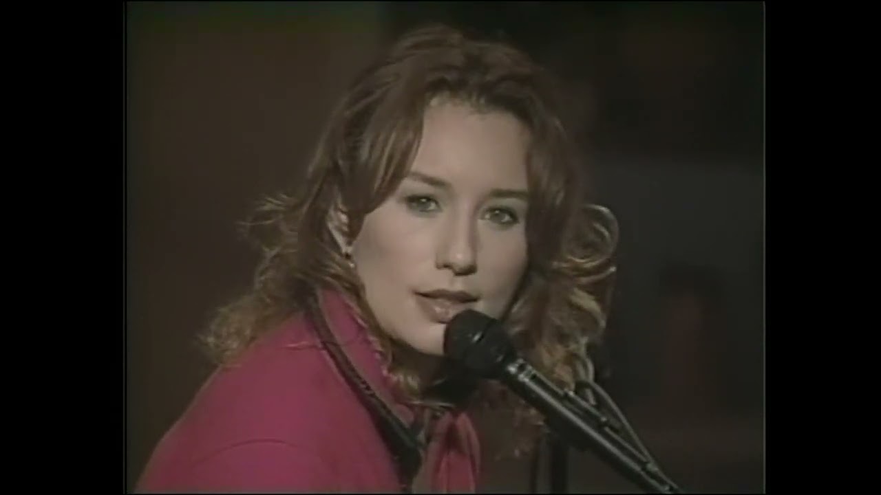 Tori Amos - Regis and Kathy Lee - Putting The Damage On & Interview (1996)