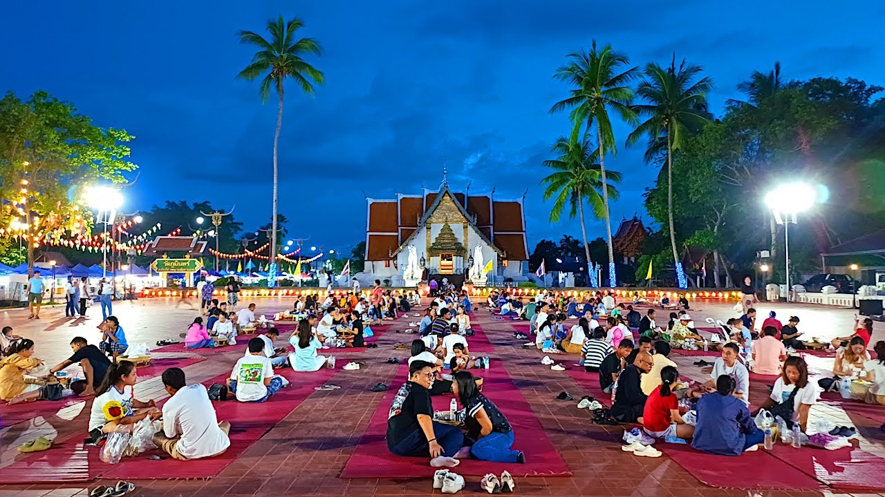 วัดภูมินทร์ และ ถนนคนเดินเมืองน่าน