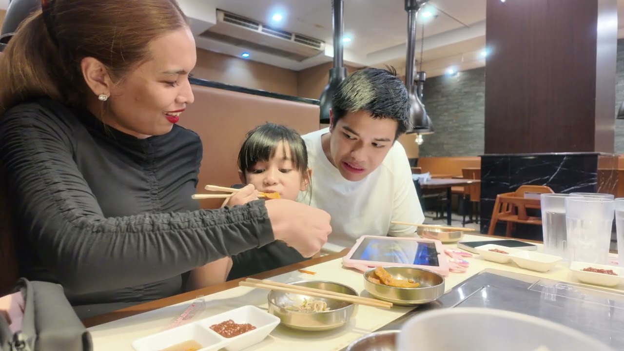 Dinner time with my Family in our favorite restaurant. ❤️
