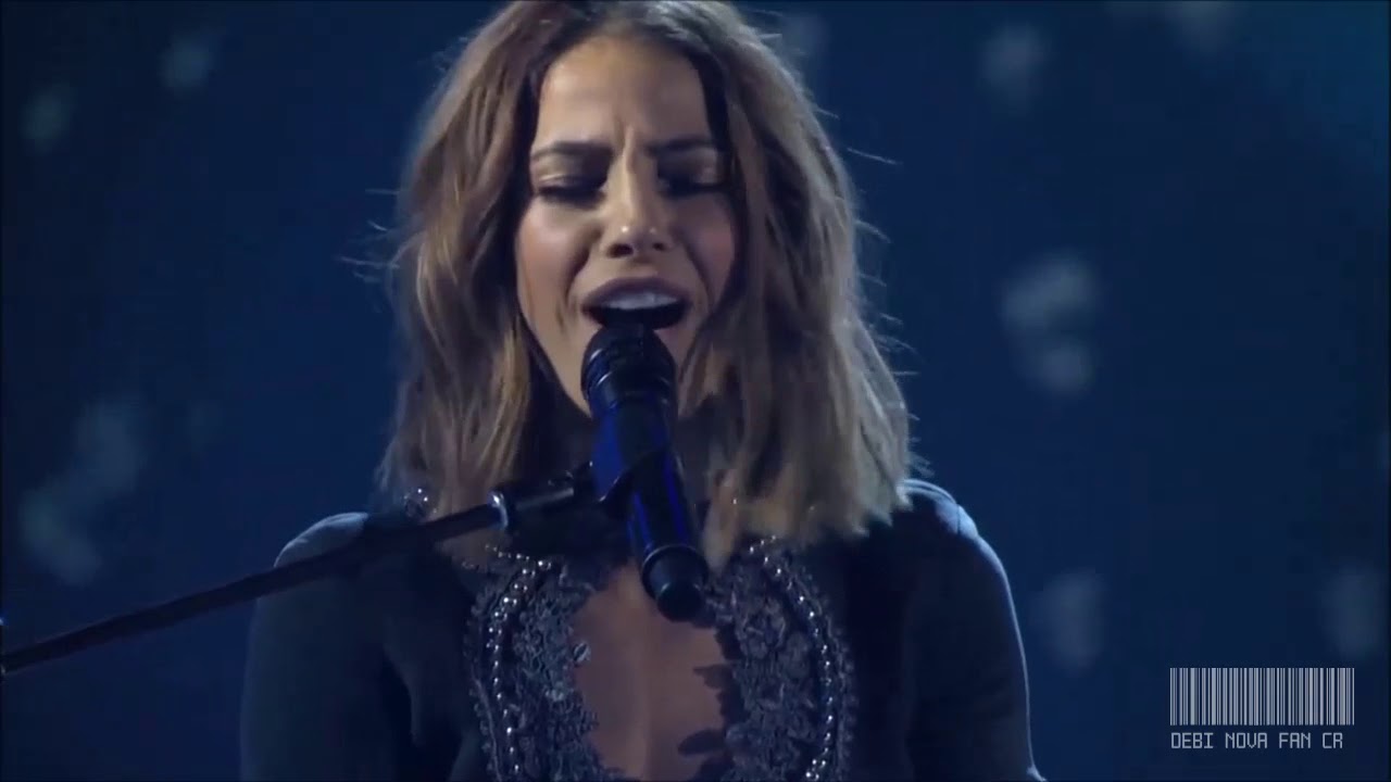 DEBI NOVA -  NO NOS SOBRAN LOS DOMINGOS -  EN VIVO - Grammys