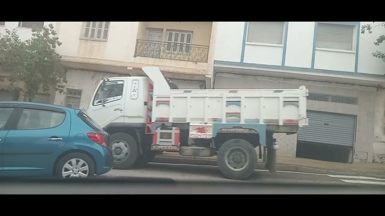 215702