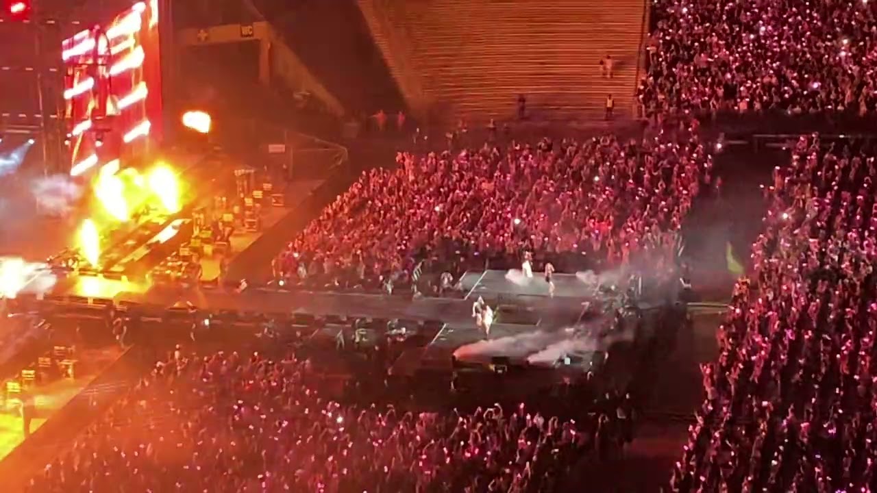 Blackpink - ddu-du ddu-du - Forever Young - Stade de France (2023)