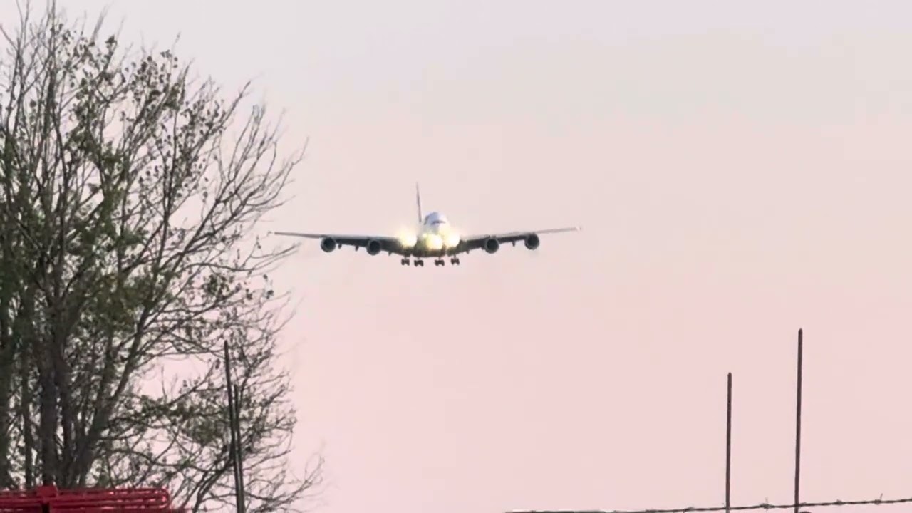 Speedbird Airbus A380 landing 1R at IAD