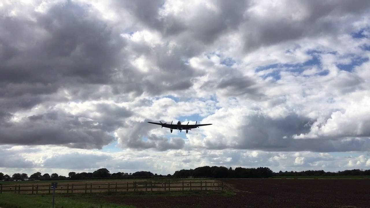 Lancaster pa474 landing