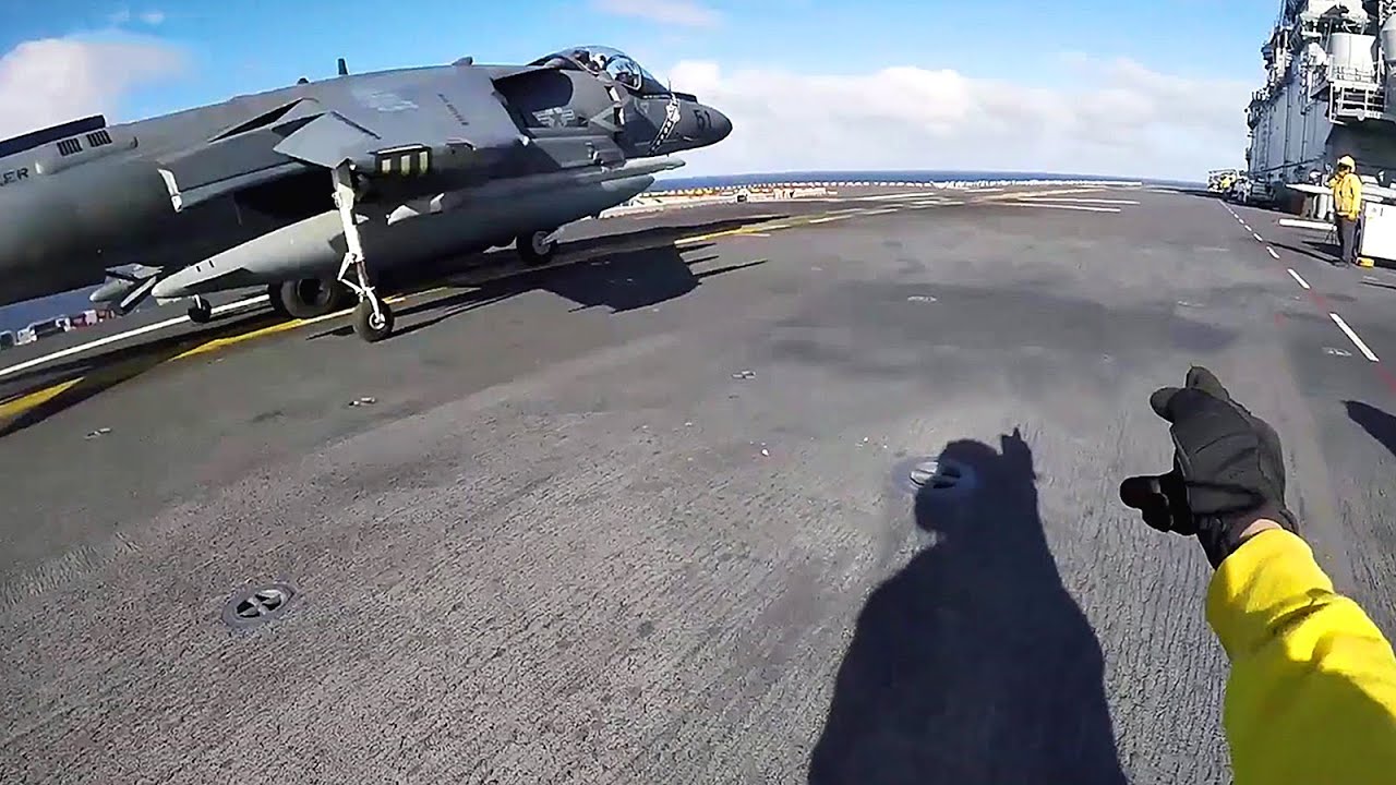 Intense Actions on the Fight Deck &ndash; Navy Amphibious Assault Ship USS Boxer