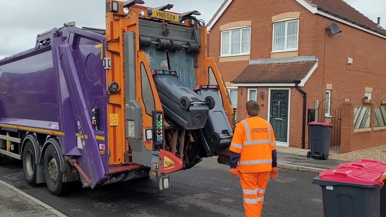 Dennis Elite 6 Refuse Truck on General waste, OZW