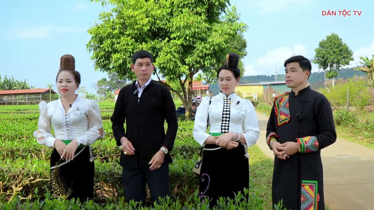 Các nghệ nhân nổi tiếng hát thái gặp nhau mùng hai tết hát giao lưu với nhau rất hay 