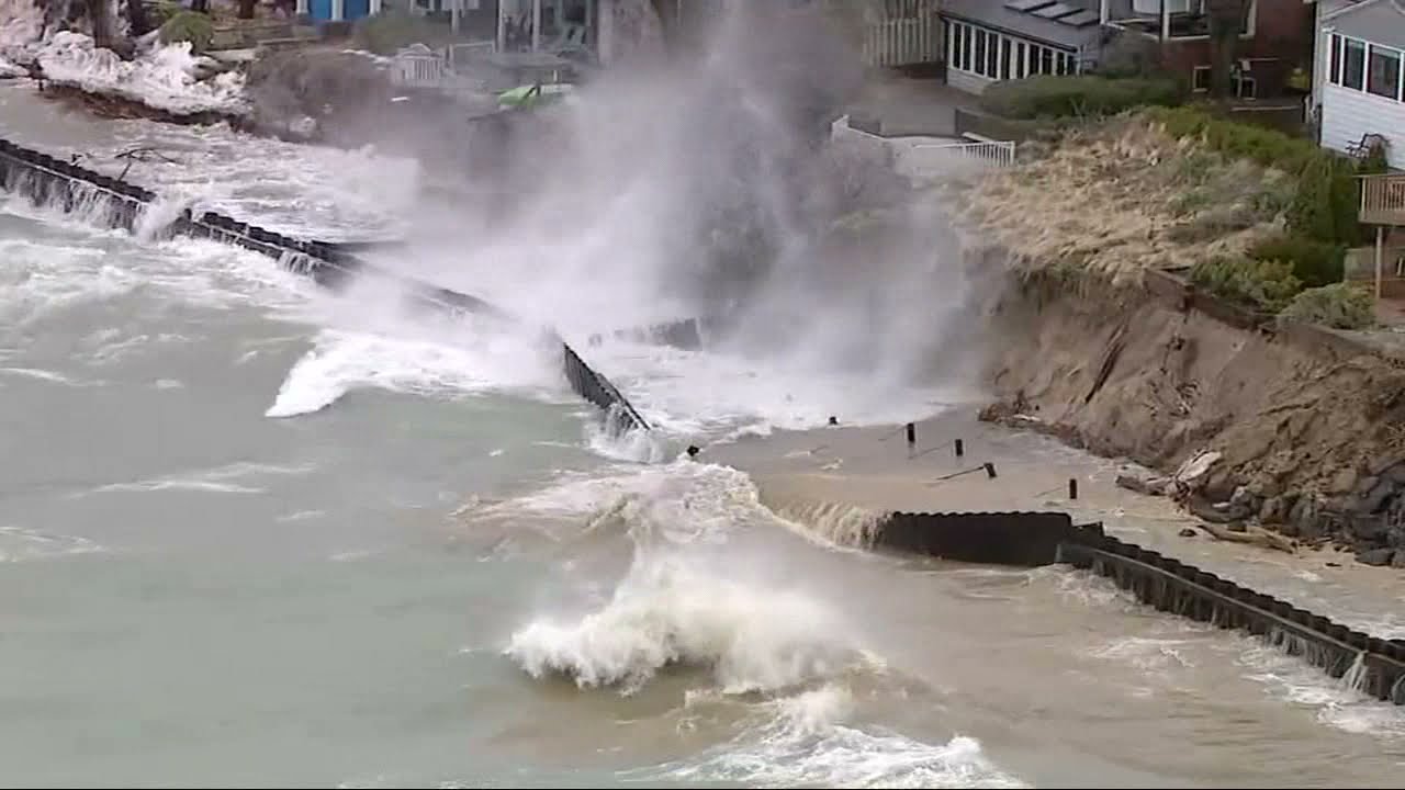Beverly Shores homeowners battle Lake Michigan beach erosion | ABC7 Chicago