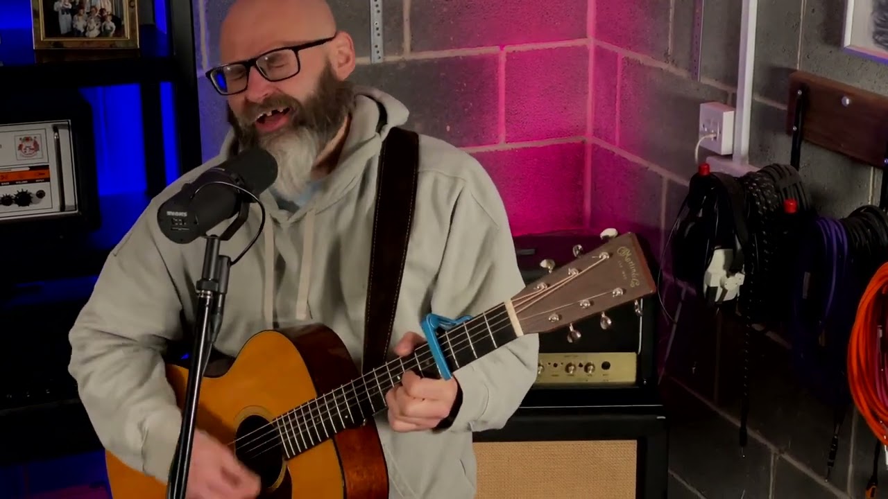 Pej  - Yellow (Coldplay Cover Live at Studio84)