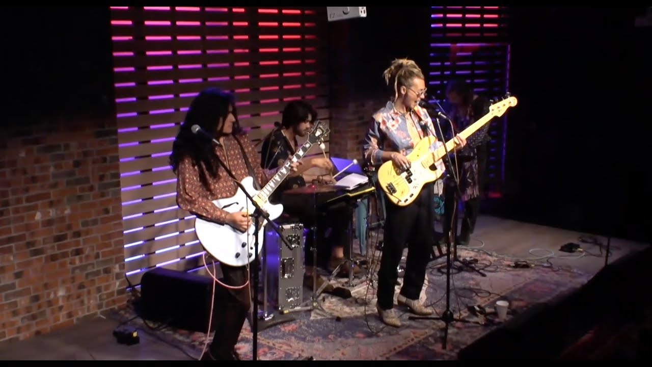 Jagwar Twin - Move to You [Live In The Lounge]