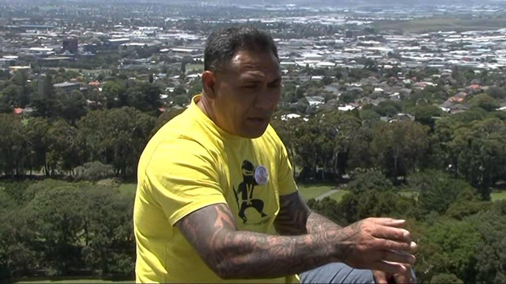 MAMA EA, LO'U TINA...OFISA NANAI LIVINGSTONE MTV 2014