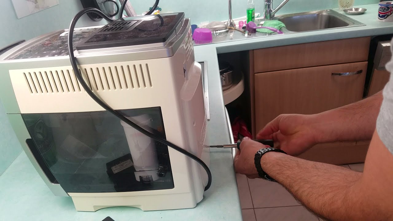 Delonghi ecam 23.420 Wasser in der Auffangschale Reparatur Teil I Brühgruppe Ausbauen Service warten