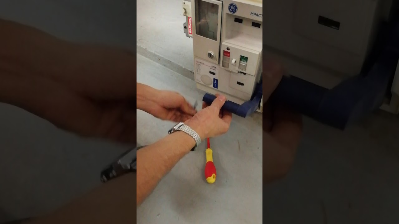 صيانة قاطع هوائي  ppm air circuit breaker general