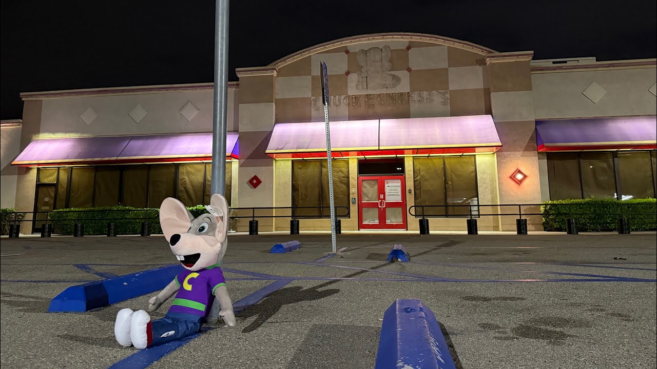 Старейший магазин Chuck E. Cheese закрылся НАВСЕГДА (Хантингтон-Бич, Калифорния)