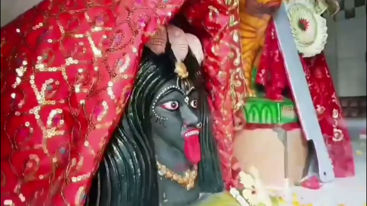 बड़की माई के दरबार में हर सोमवार को हवन कुंड में सभी भूतो प्रेत का सर्वनाश होता है