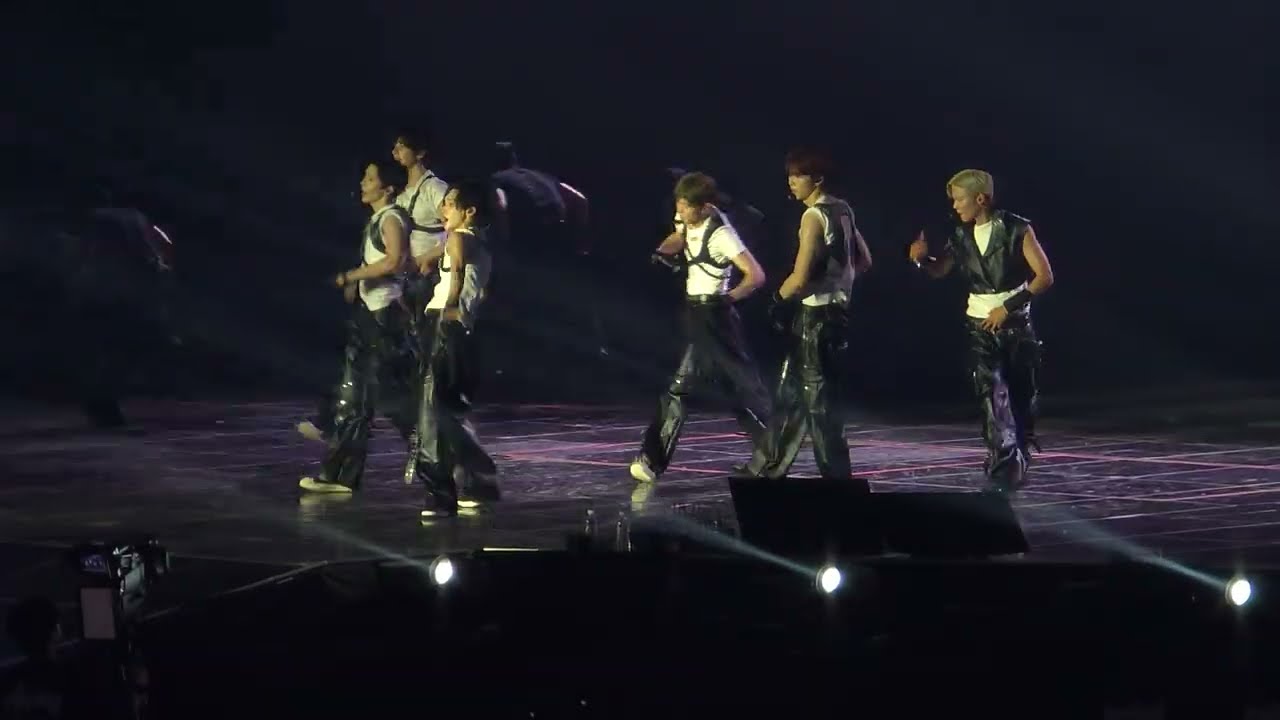 4K 250705 Bag Bad Back - 2025 RIIZE CONCERT TOUR [RIIZING LOUD]