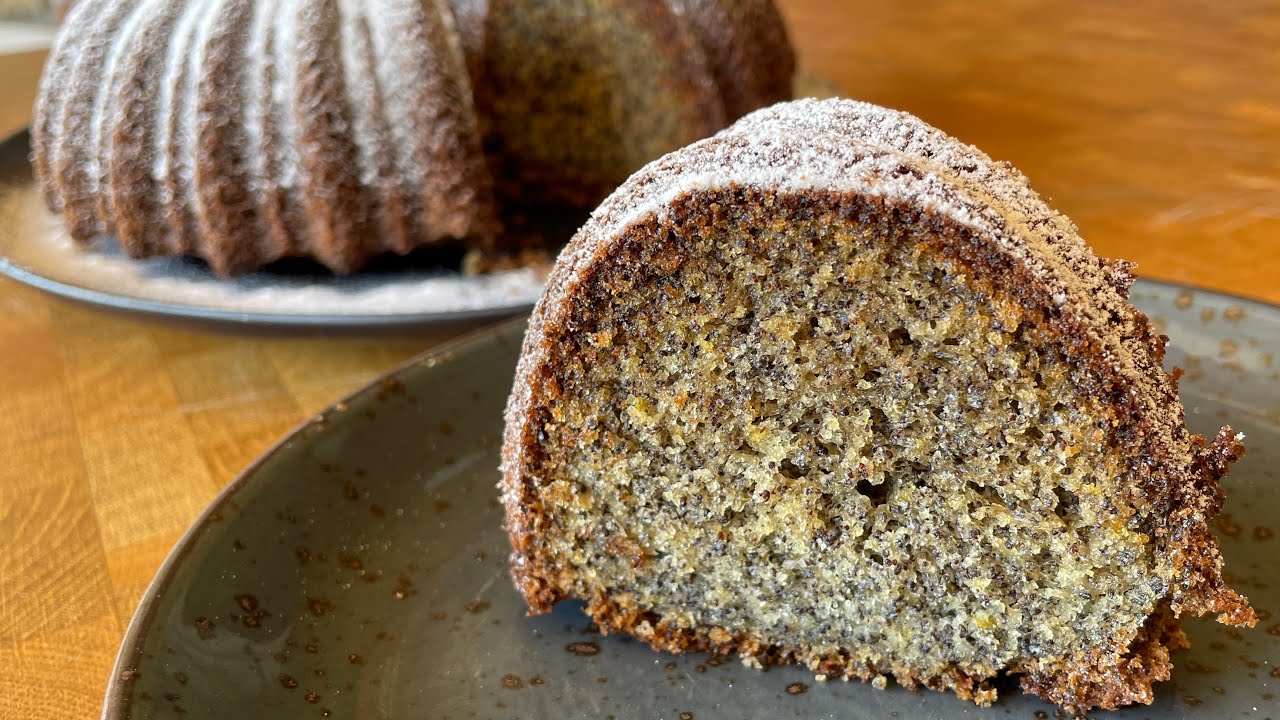 Schneller Yoghurt-Mohn-Kuchen | Einfaches Rezept für einen lockeren & saftigen Kuchen