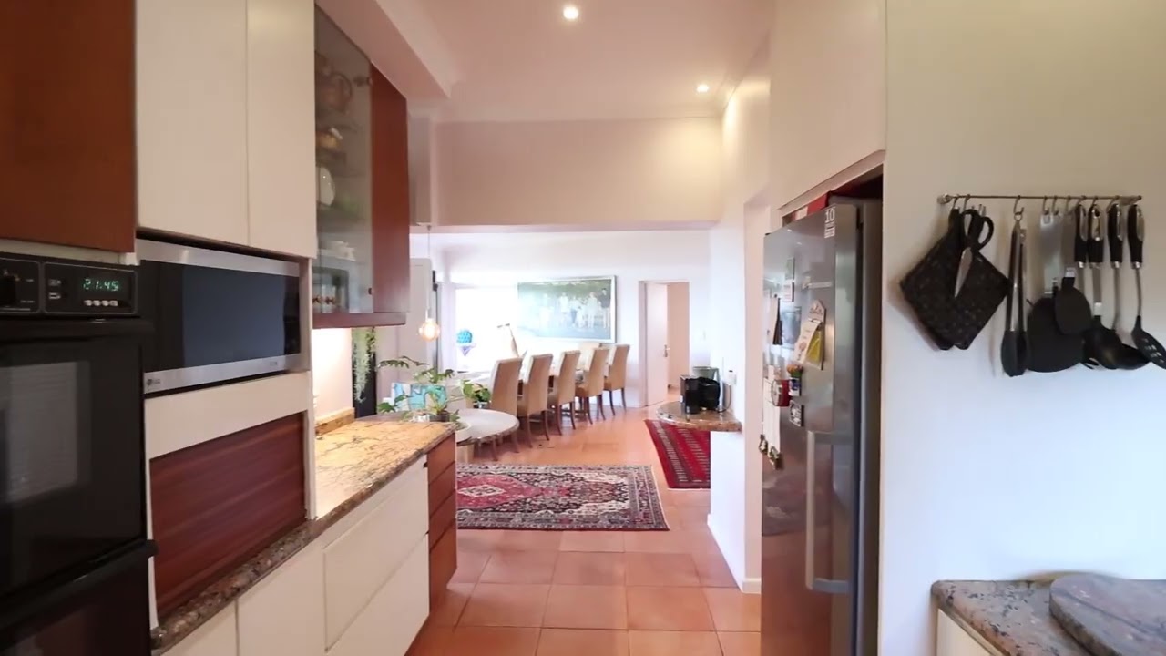 Architect-Designed Sanctuary: Panoramic North-Facing Living in Rooi Els