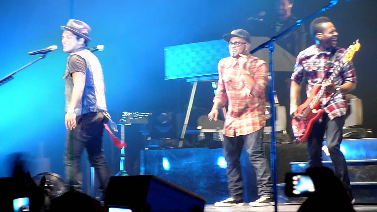 Bruno Mars - Runaway Baby @ Hallenstadion, Zurich 13.10.2011